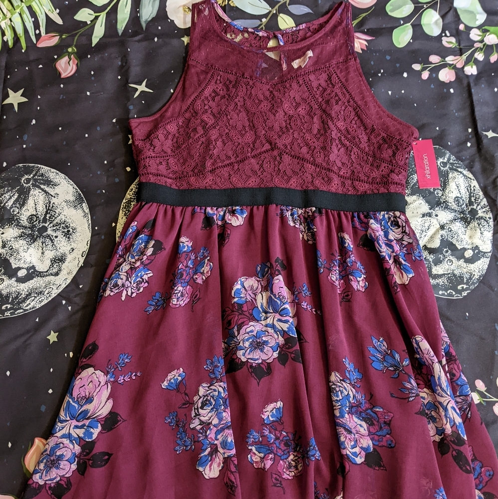 Xhilaration Floral Dress w/ Lace NWT (Size L)